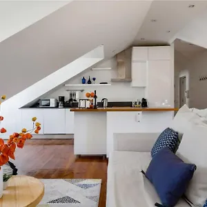 A Captivating Close To River Tagus In Apartment Lisbon